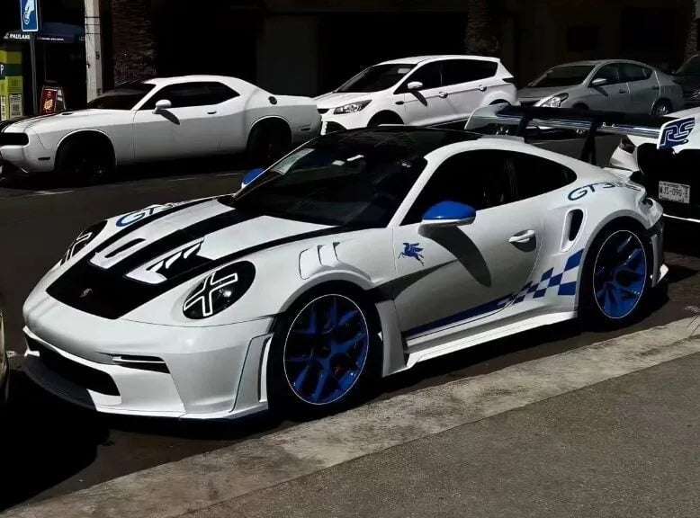 (Coming Soon) HENSON & HEAVEN (HH) 1:64 (RESIN) 992.1 GT3 RS White & Blue Resin Model