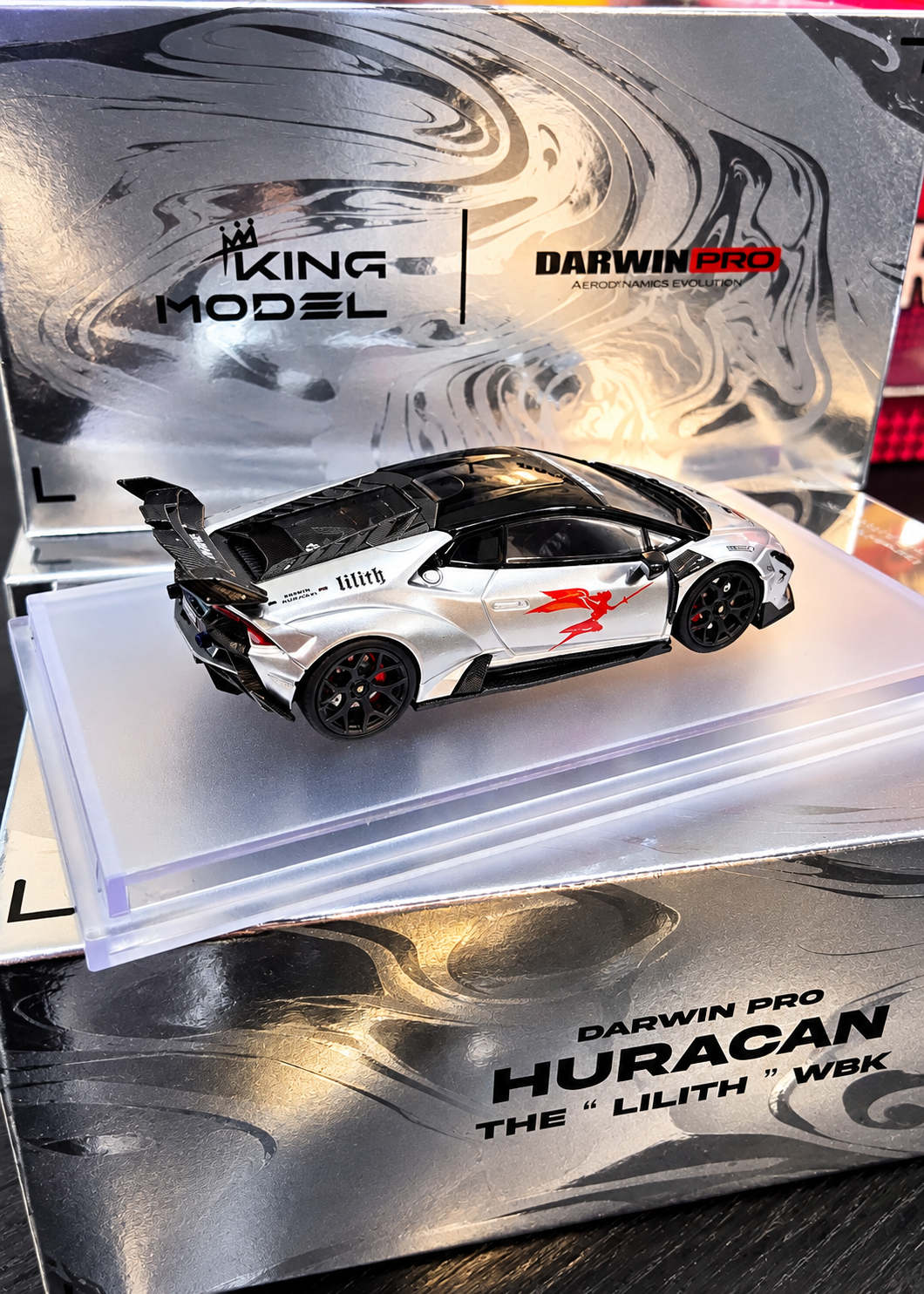 KINGMODEL 1/64 DarwinPRO Huracan LILITH Diecast model - Glossy Silver **CHASE RANDOMLY DISTRIBUTED**
