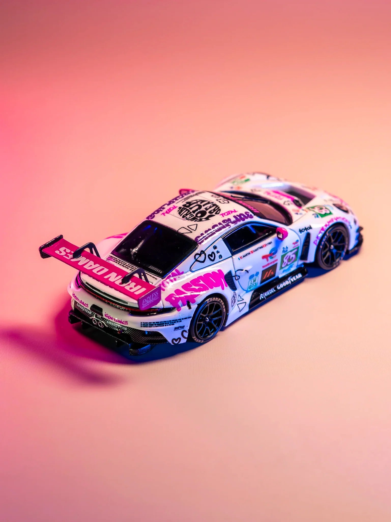 STARRACE Porsche 992 GT3 R White Pink Iron Dames #85