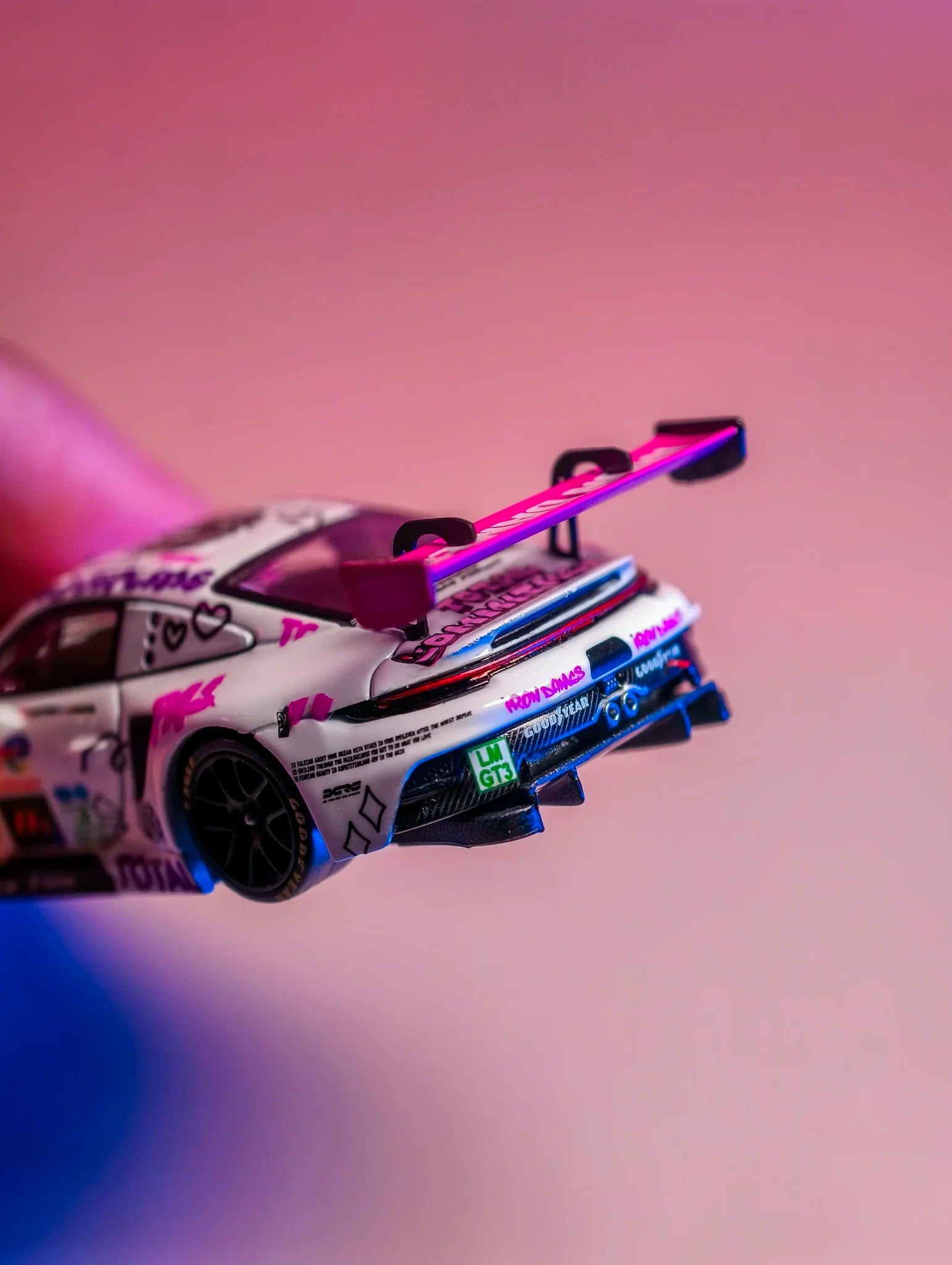 STARRACE Porsche 992 GT3 R White Pink Iron Dames #85