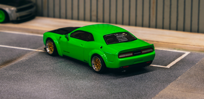 Tarmac Works LB-WORKS Dodge Challenger SRT Hellcat Green Metallic Diecast 1/64 Global 64