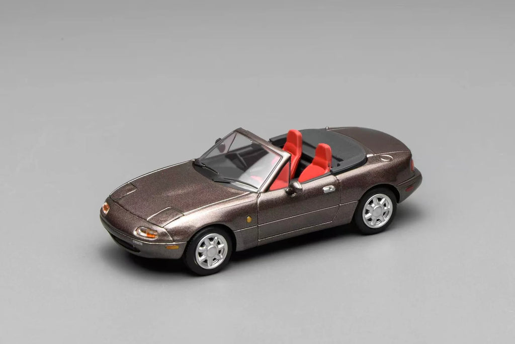 (Coming Soon) MOTORHELIX 1:64 Mazda MX-5 Miata (NA)LHD - Metallic Brown