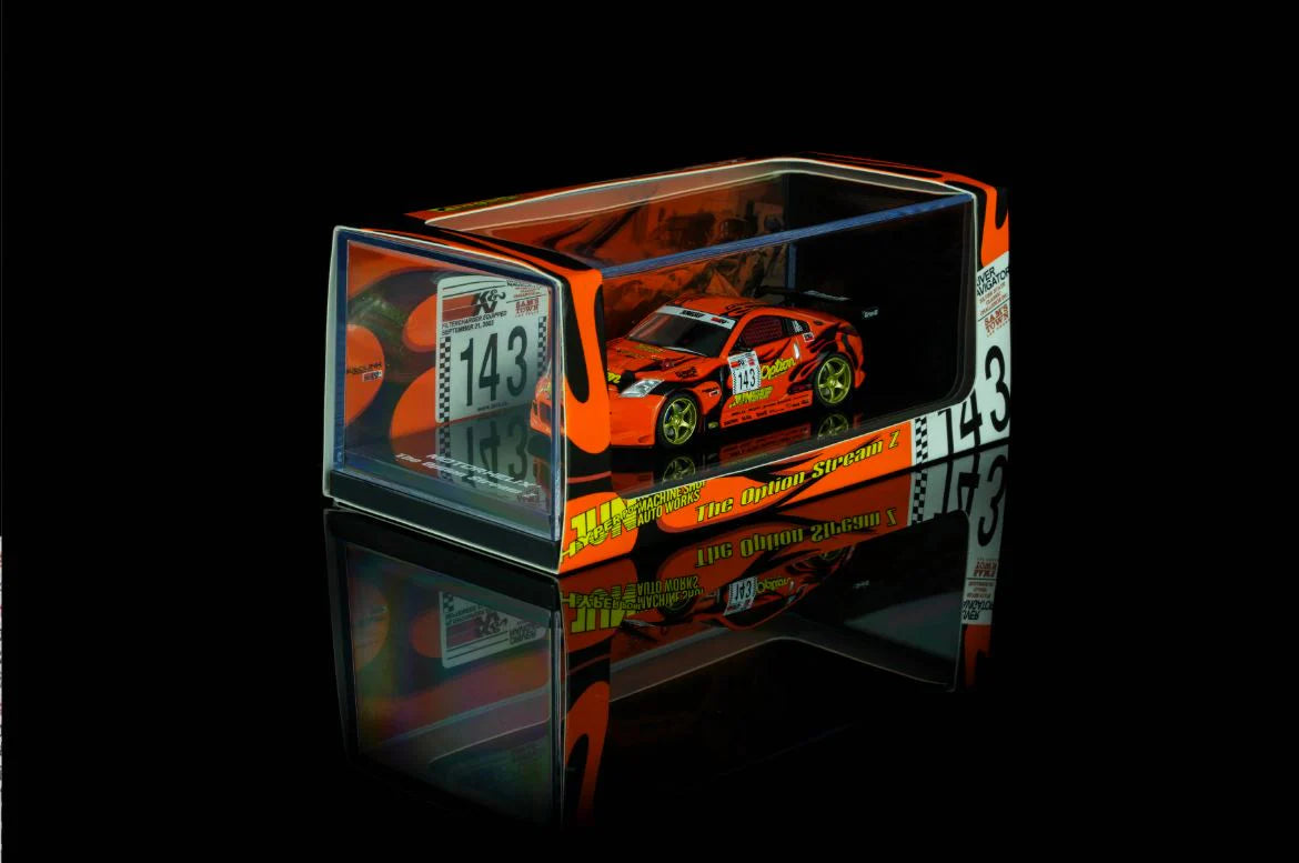 (Coming Soon) MOTORHELIX × Mr.Hiro × Option 1:64 Nissan Fairlady Z，"Option Stream Z" ‘02（Z33)