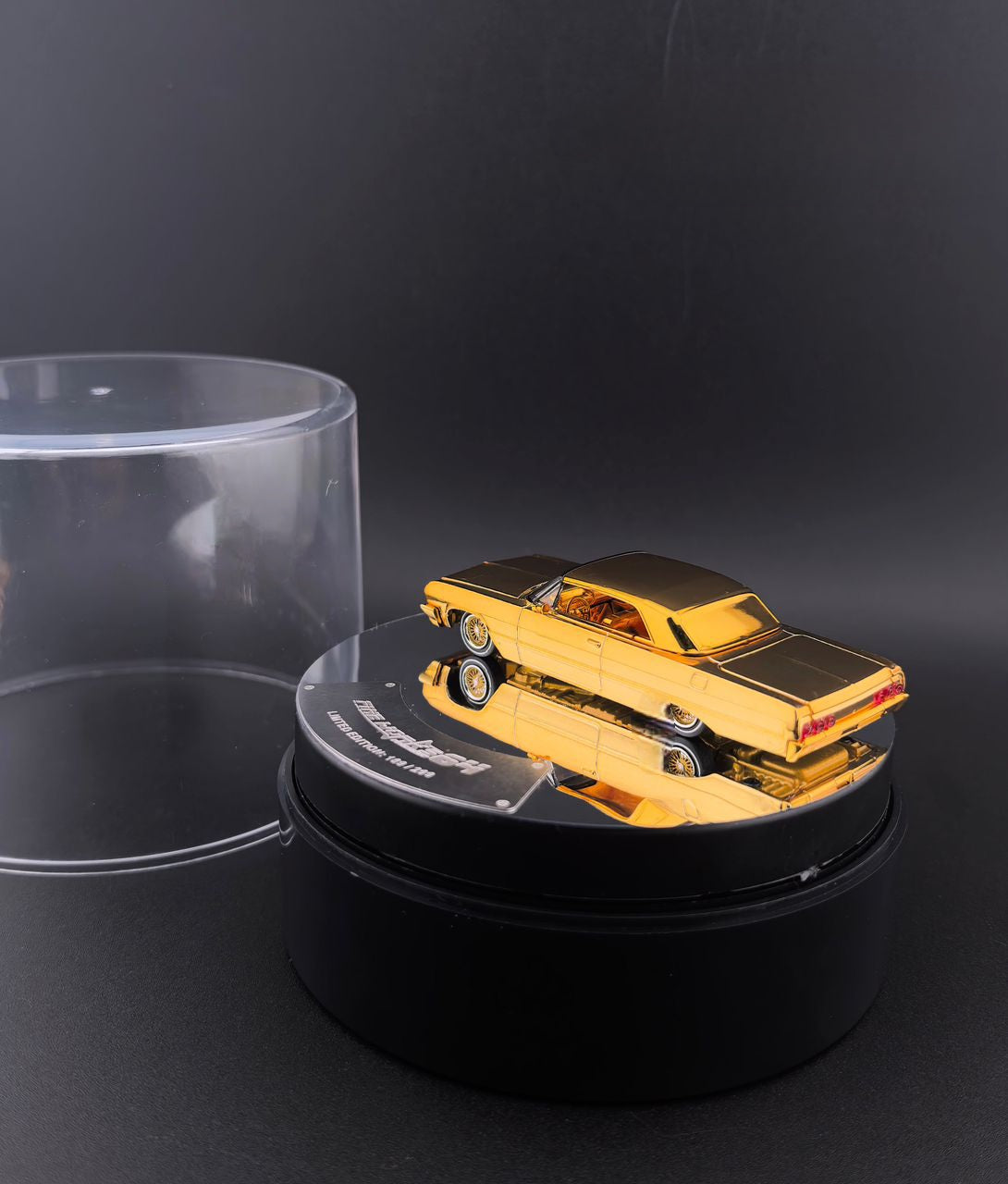 (Coming Soon) FINEWORKS64 1/64 Chevrolet Impala West Coast Bouncing Low Rider Car Chrome Gold Luxury Version with Electric Turntable