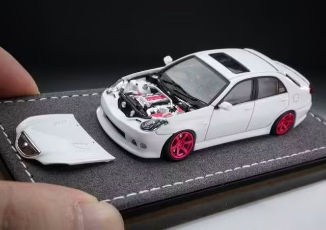 (Coming Soon) MORTALMODEL X Sekimura Workshop 1:64 Verossa JZX110-BEPVZ | APAxpo Foshan 2026 - Metallic Pearlescent White **CHASE RANDOMLY DISTRIBUTED**