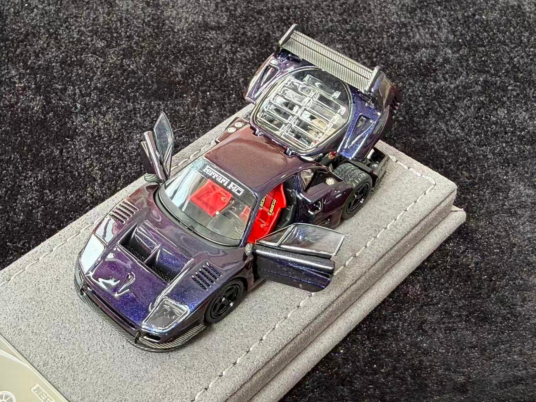 (Coming Soon) AOC 1/64 F40 Diecast Model - Chameleon (Shifting colors)