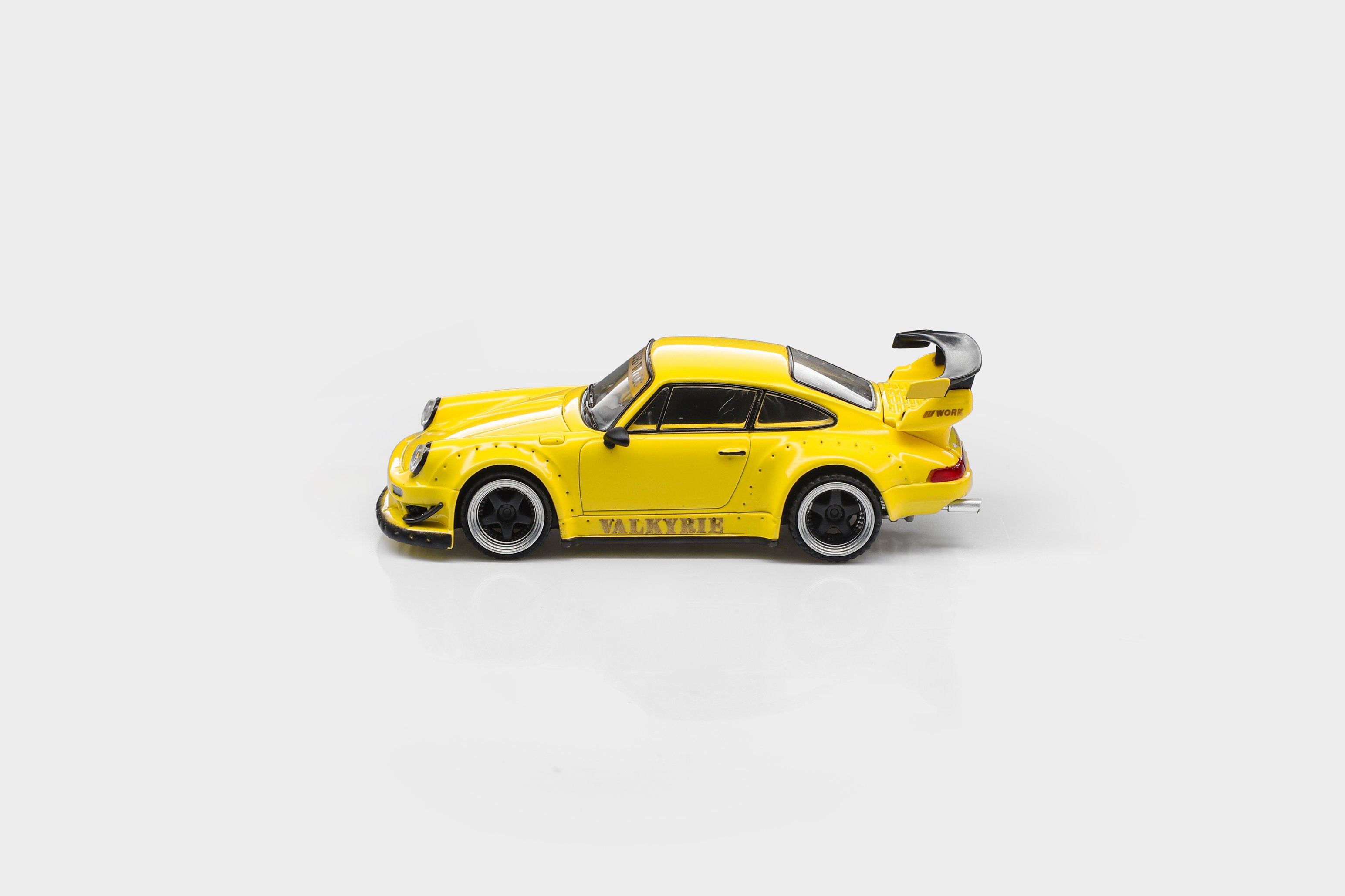 (Coming Soon) MODELMODEL 1/64 RWB 930 Valkyrie Yellow (Paper Box)