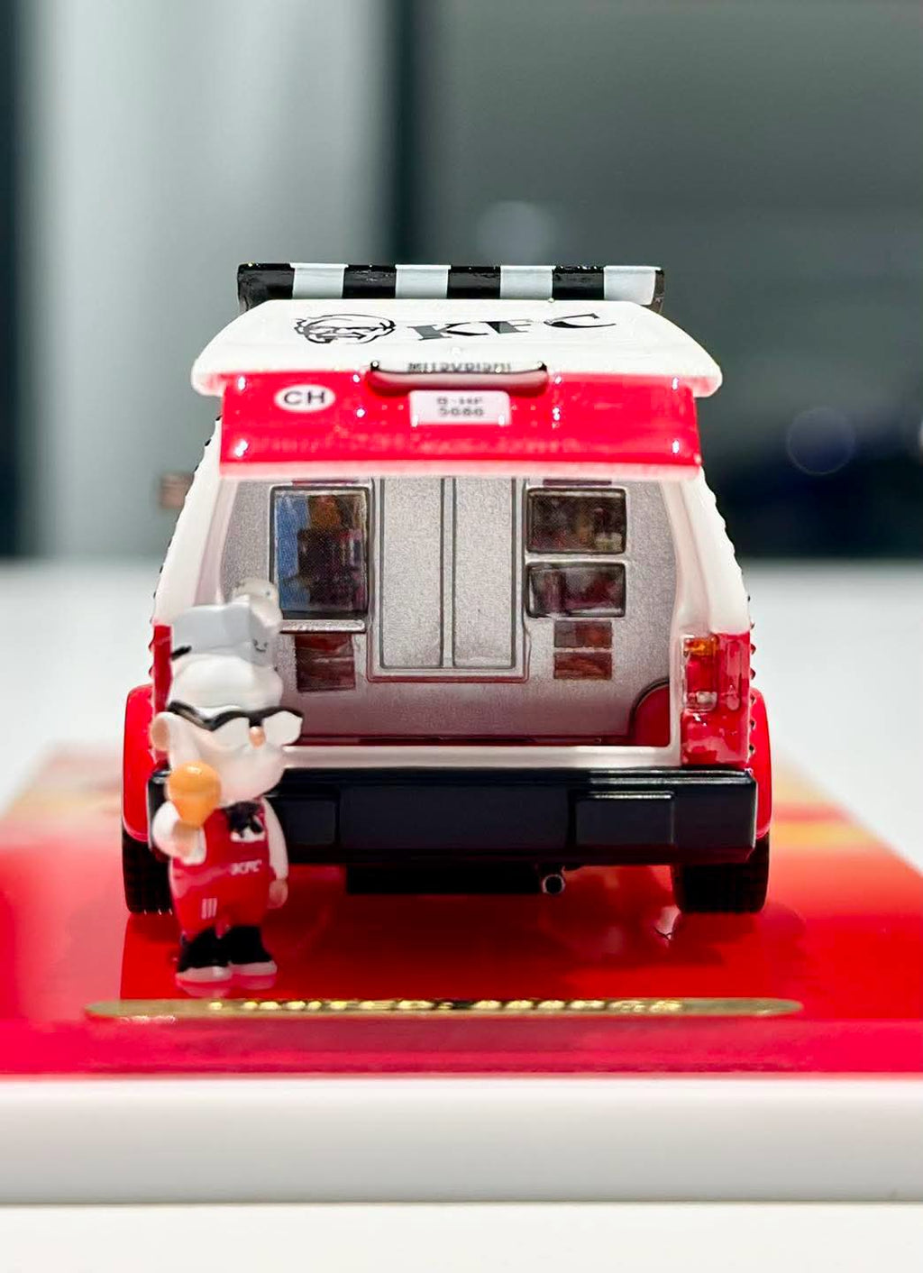 BLISS 1:64 TMCS Mitsubishi Delica L300 KFC