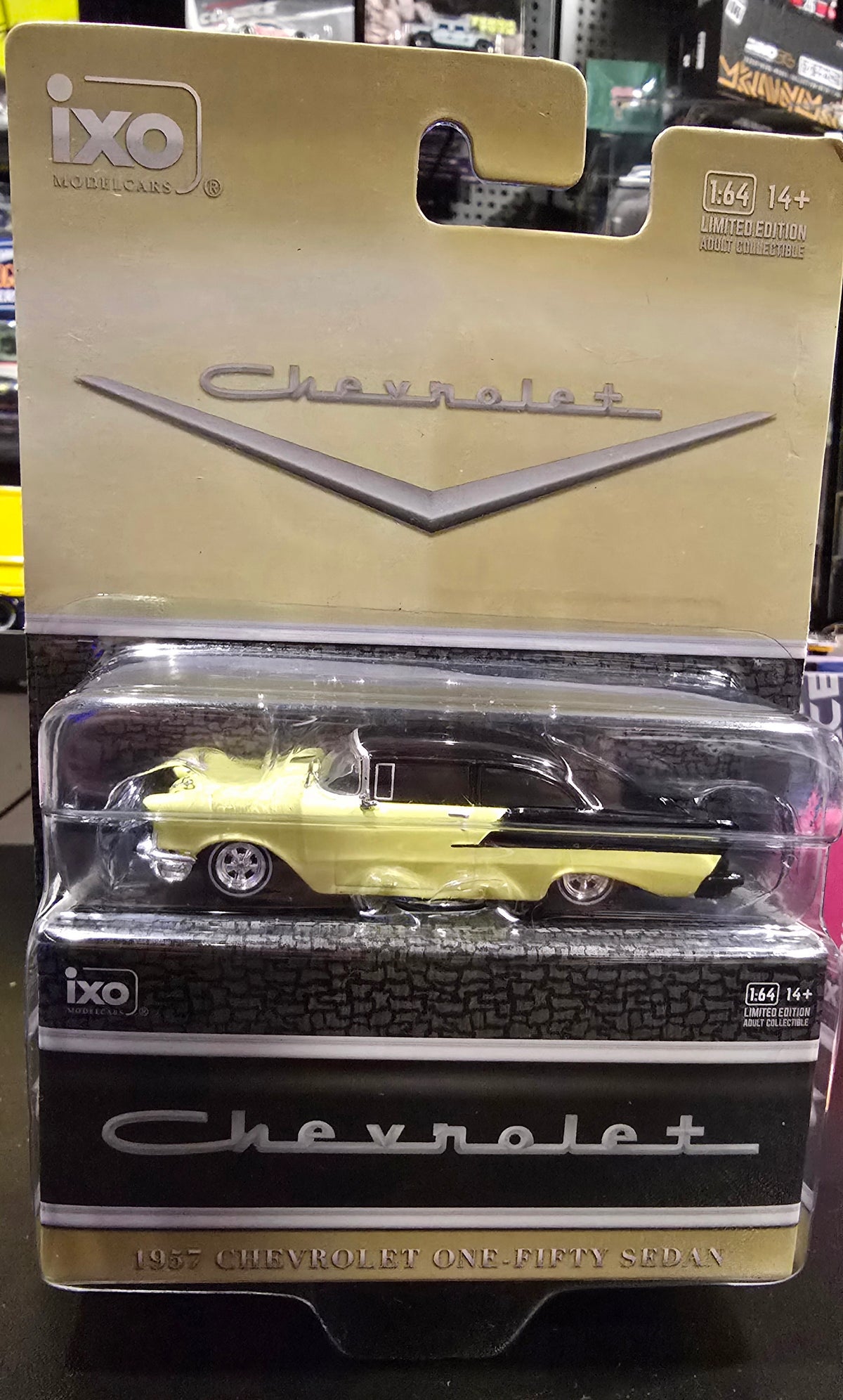 IXOAMERICA 1:64 1957 Chevrolet One-Fifty - Lowered - Colonial Cream and Onyx Black