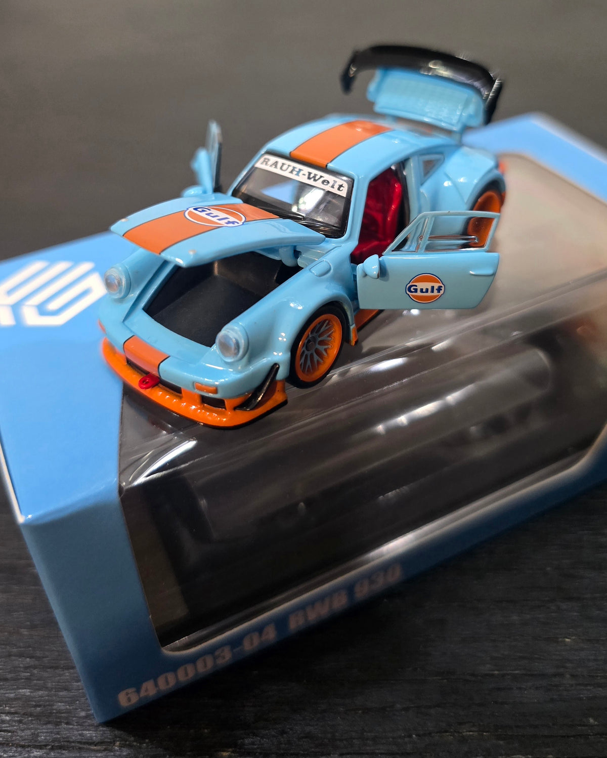 FG 1:64 RWB930 Gulf Blue Diecast