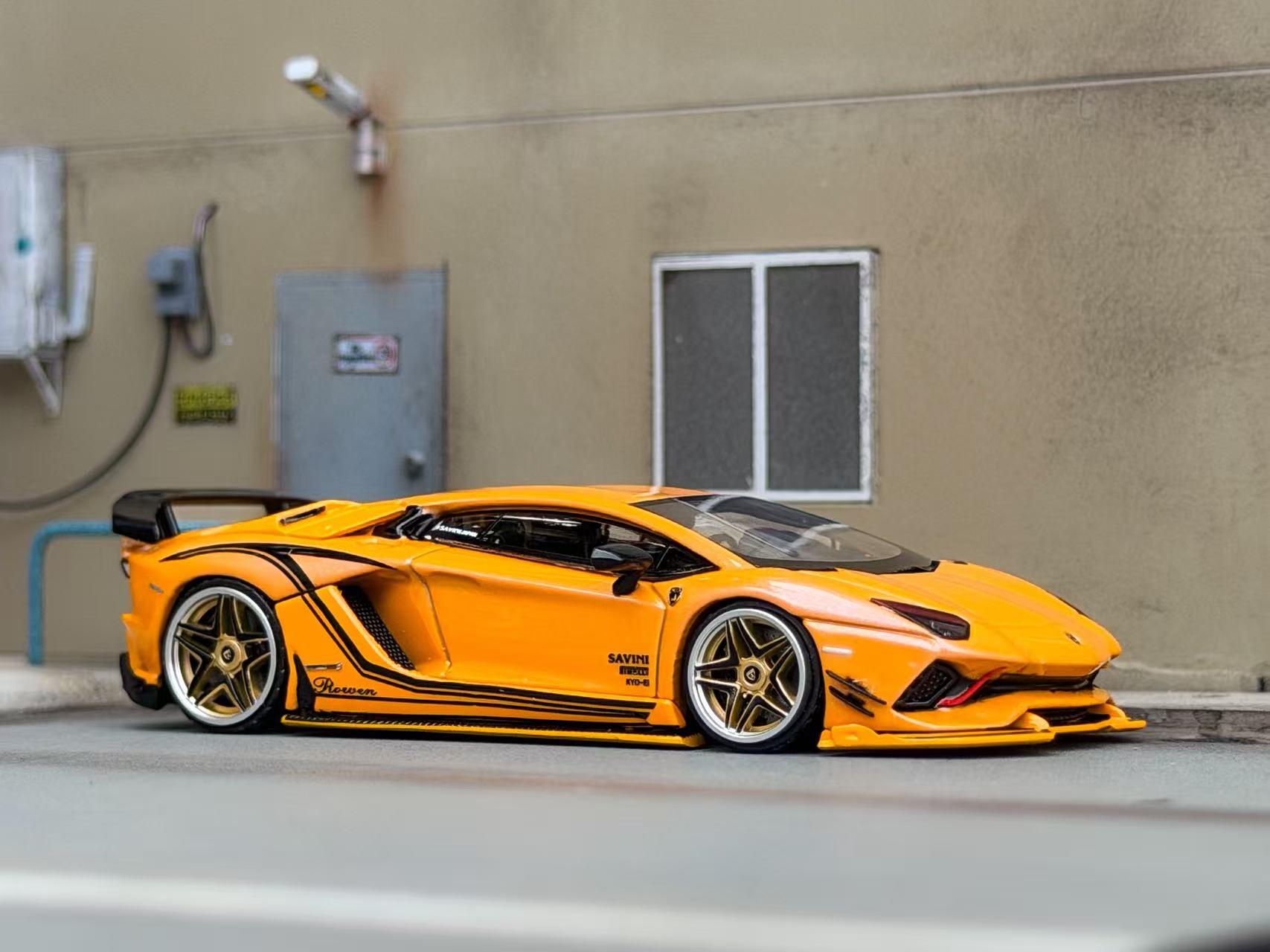 (Coming Soon) ROTATINGWHEEL 1:64 Rowen Lamborghini Aventador S - Yellow