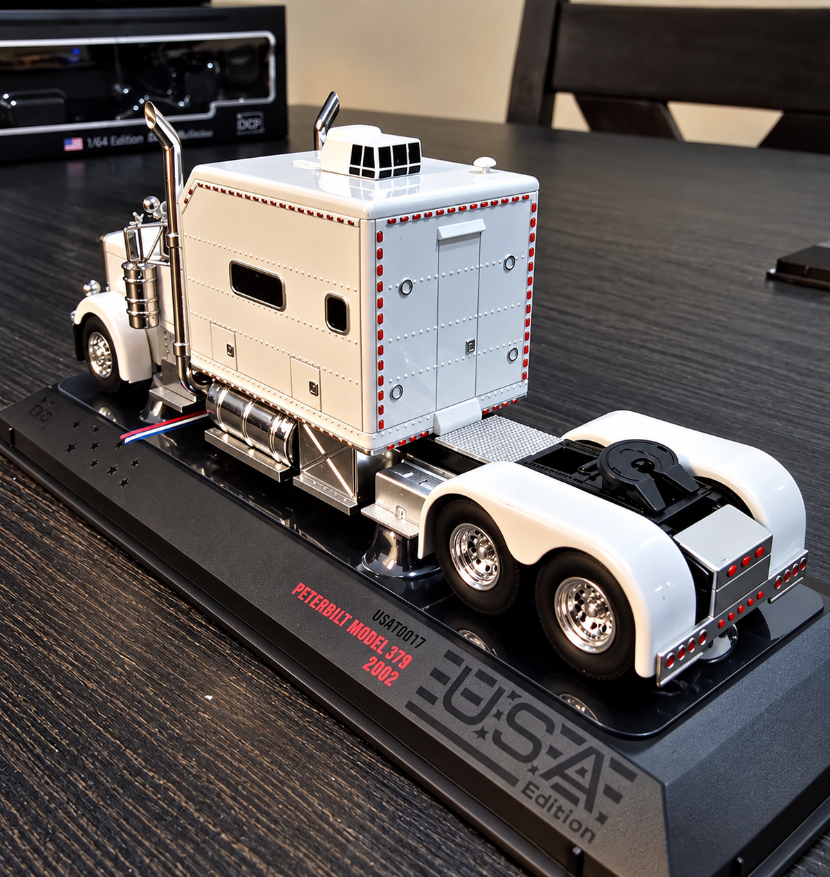 IXOAMERICA 1:64 Peterbilt 379 - White