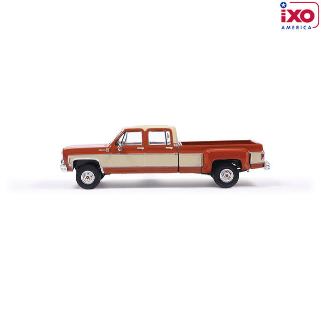 (Coming Soon) IXOAMERICA 1:64 1975 Chevrolet K30 Crew Dab Dually - Grecian Bronze and Santa Fe Tan Deluxe Two-Tone