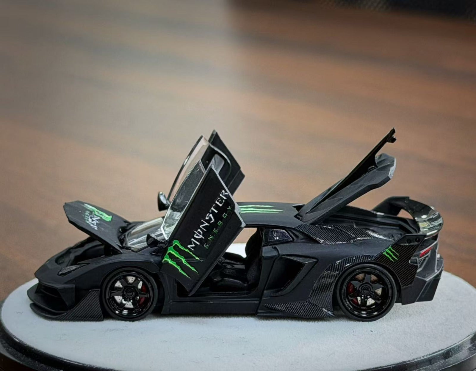 (Coming Soon) PGM 1/64 LP700 GT EVO Black Monster - Luxury Version