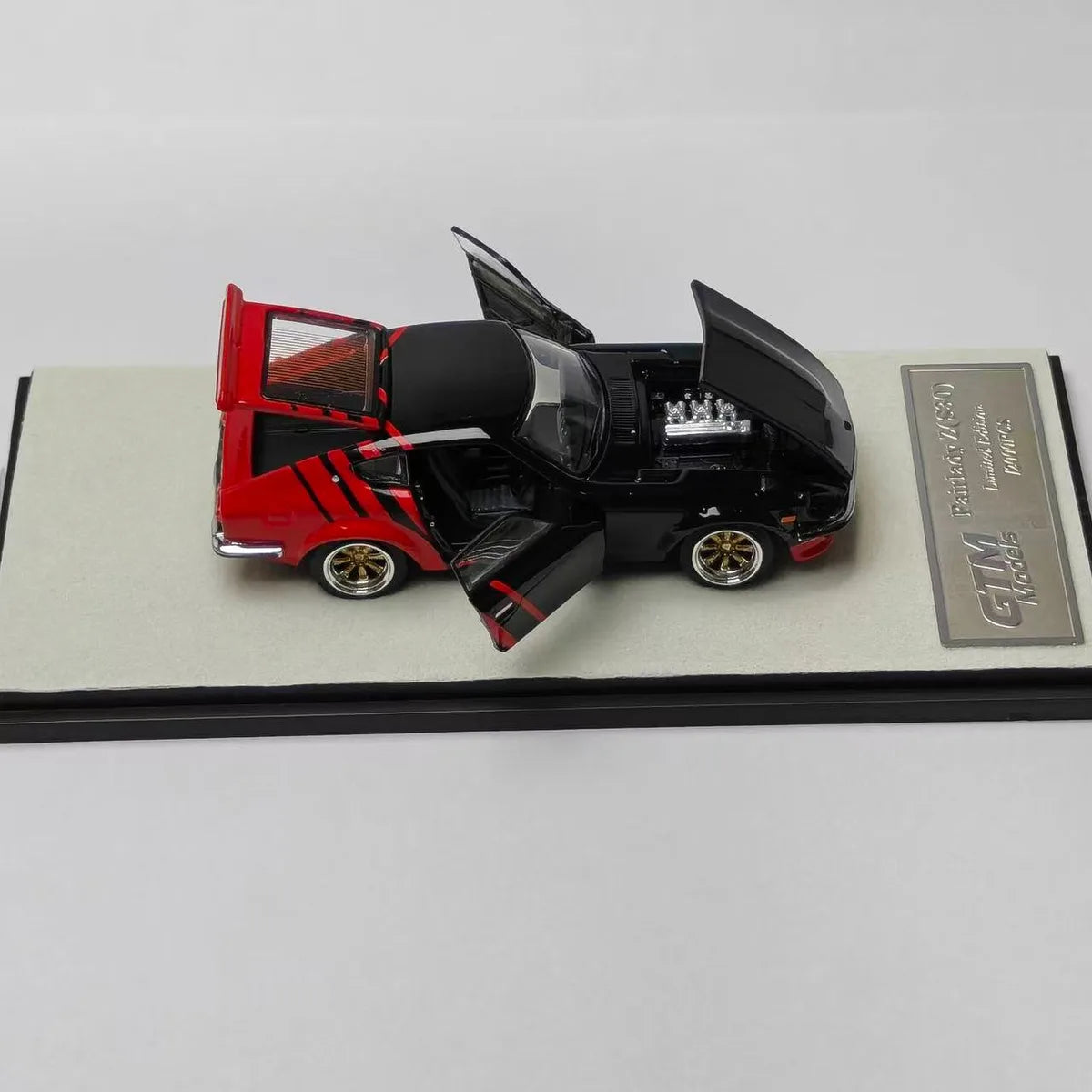 (Coming Soon) GTM 1:64 Nissan Fairlady Z (S30) ADVAN Black/Red
