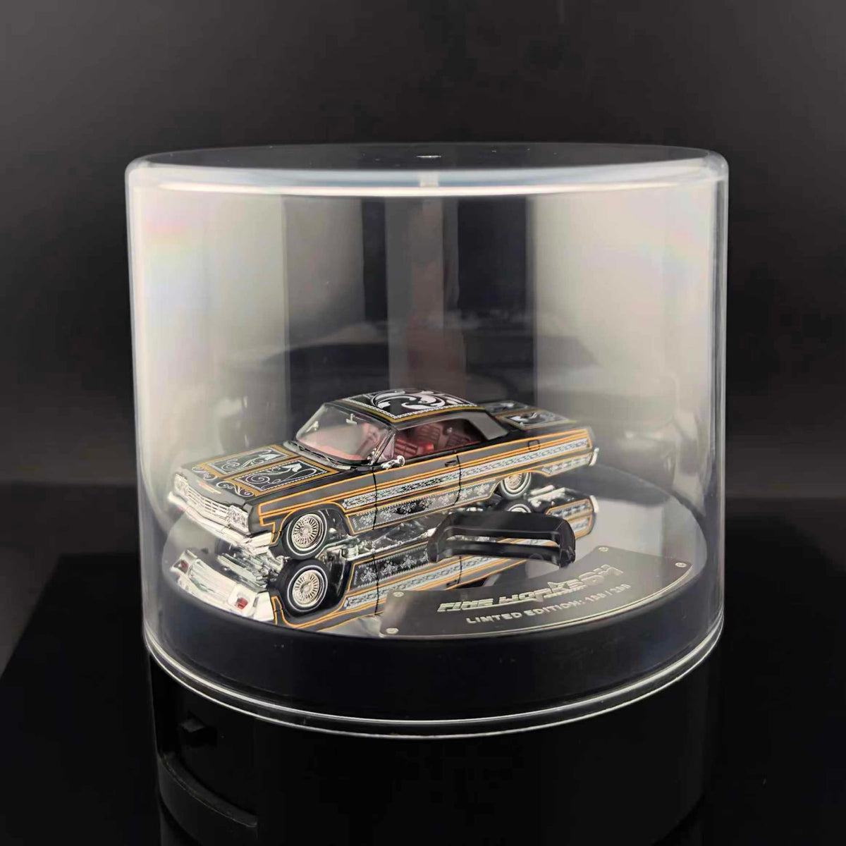(Coming Soon) FINEWORKS64 1/64 Impala Lowrider Black Gold Bouncing Car