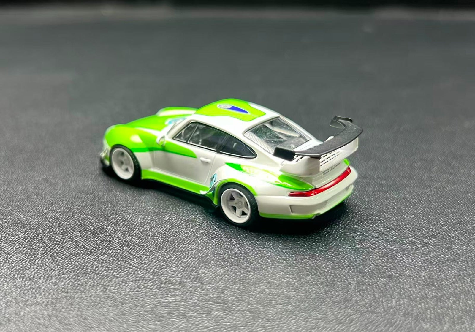 (Coming Soon) FLAME 1/64 Porsche RWB 993
