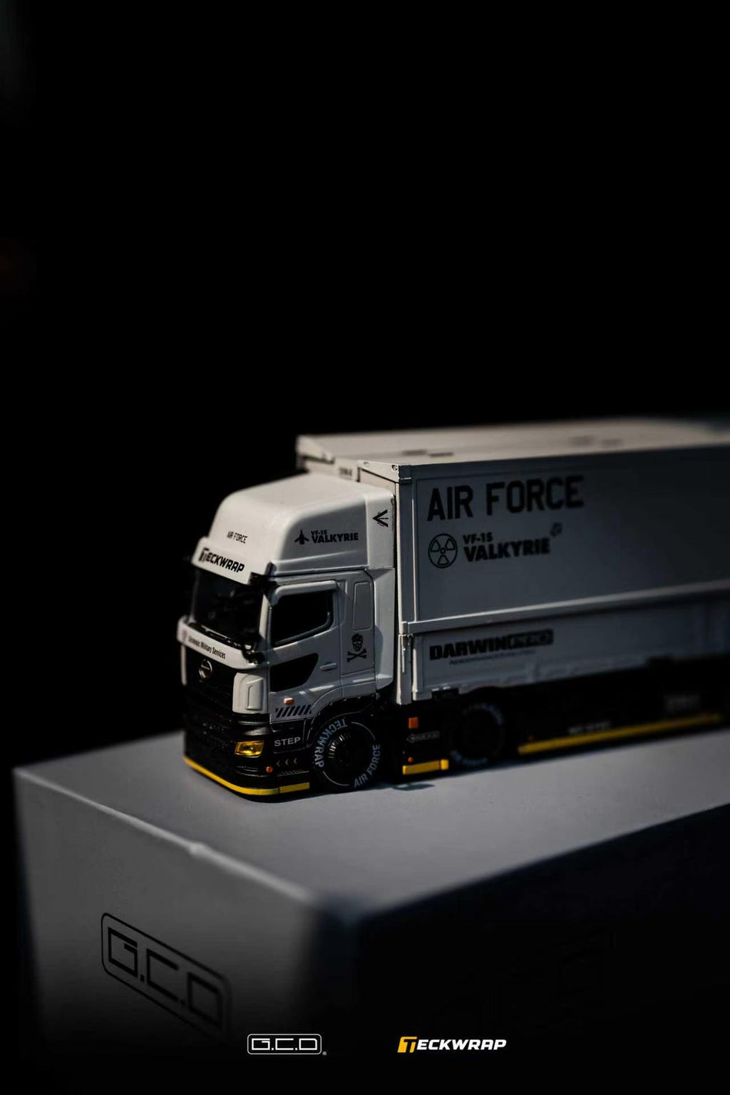(Coming Soon) GCD 1/64 DarwinPRO & TECKWRAP Hino Profia 2018