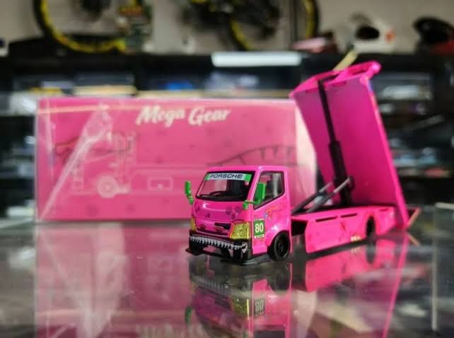 (Coming Soon) Mega Gear Roxy Hauler