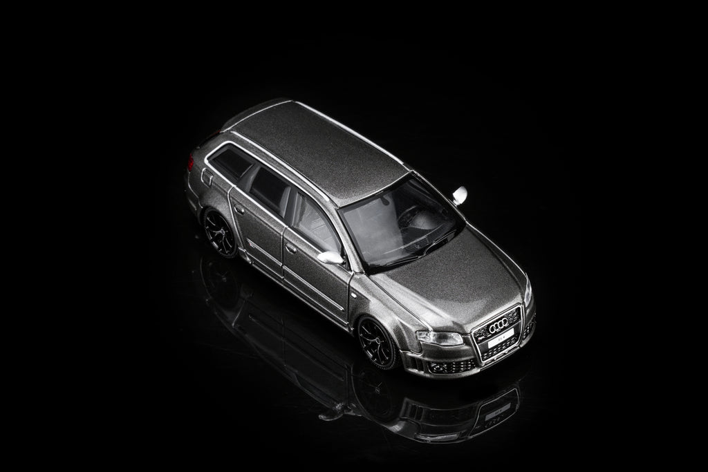 (Coming Soon) MOTORHELIX 1/64 Audi RS4 (B7) 2005 - Grey Pearl