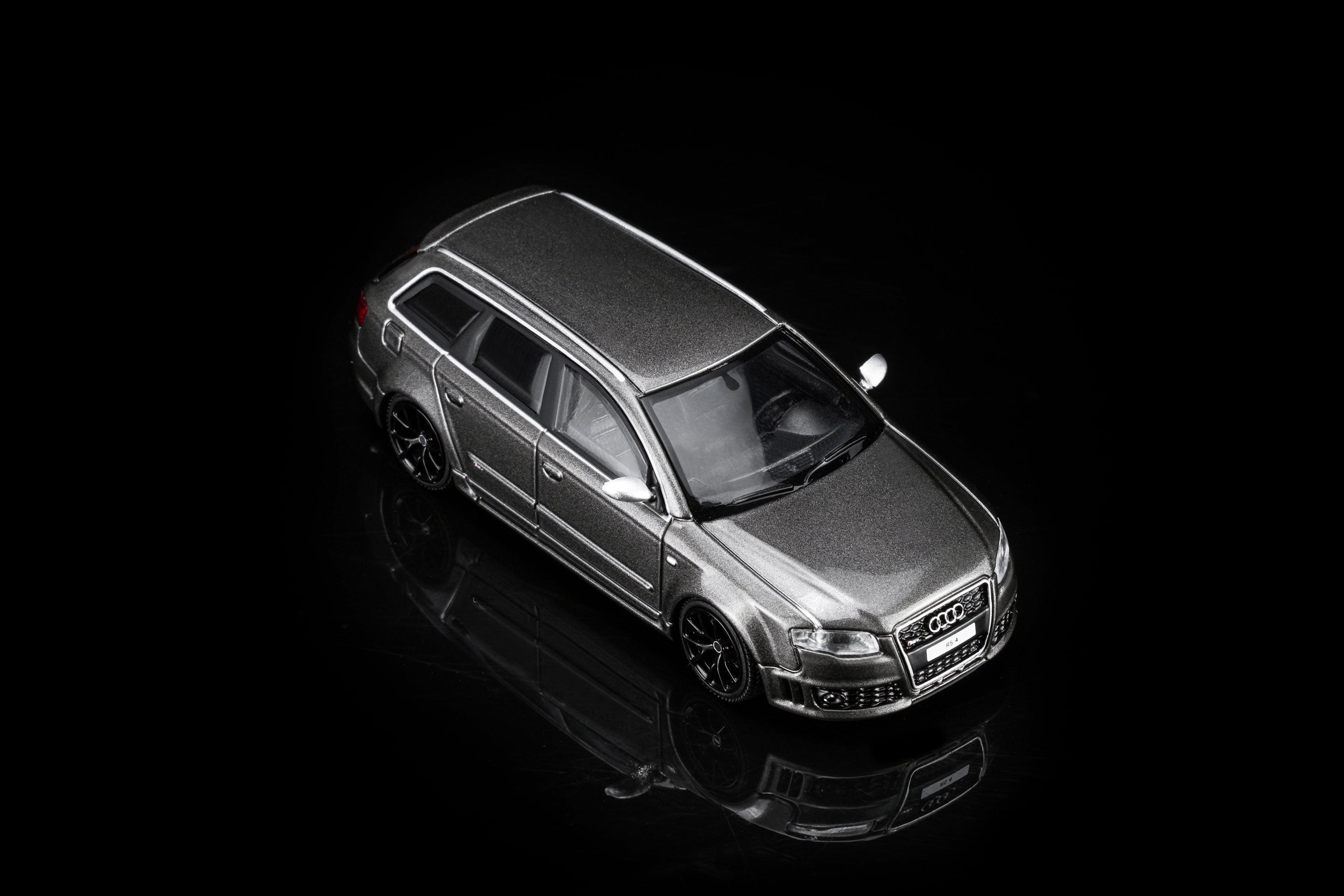 (Coming Soon) MOTORHELIX 1/64 Audi RS4 (B7) 2005 - Grey Pearl