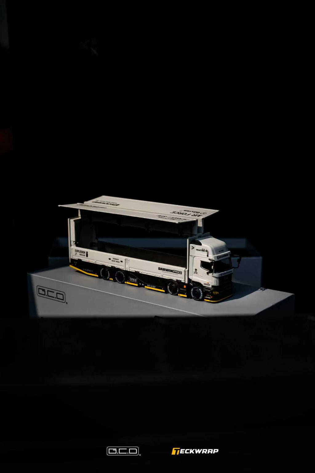 (Coming Soon) GCD 1/64 DarwinPRO & TECKWRAP Hino Profia 2018