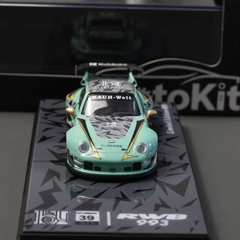 (Coming Soon) MOTOKIT 1:64 Porsche RWB 993 - Green