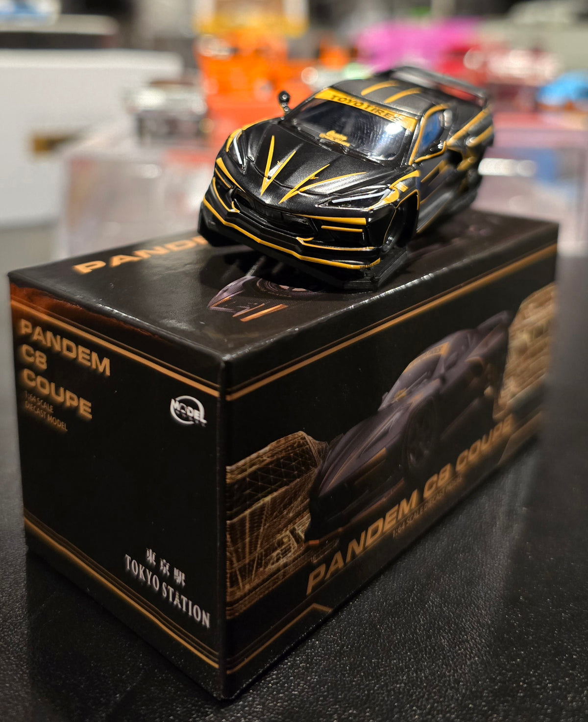 MODELMODEL 1/64 Pandem C8 coupe Black and Gold CDX Exclusive **CHASE RANDOMLY DISTRIBUTED**