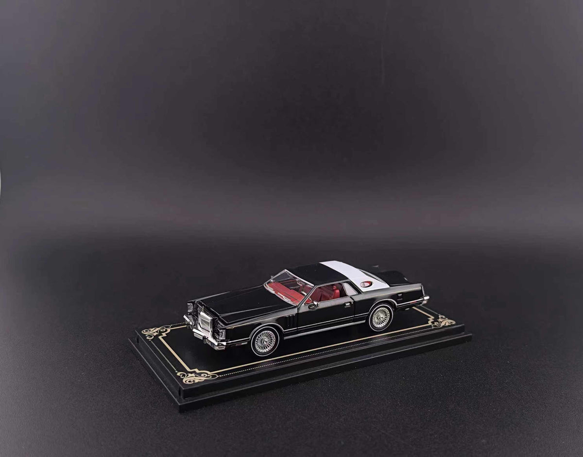 (Coming Soon) FINEWORKS64 1/64 Lincoln Continental 1979 Diecast - Adjustable Suspension