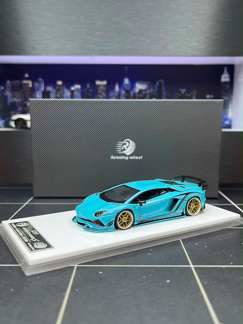 (Coming Soon) ROTATINGWHEEL 1:64 Rowen Lamborghini Aventador S - Iridescent Blue
