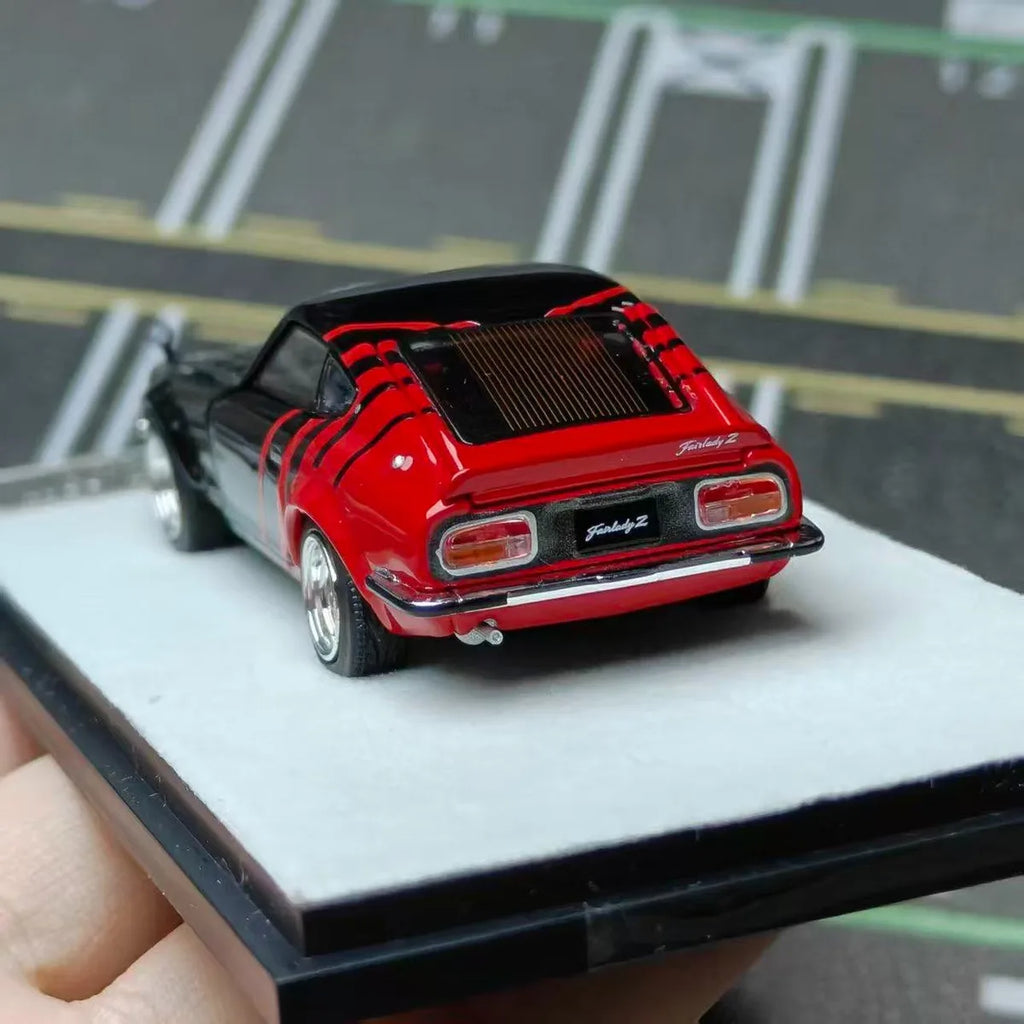 (Coming Soon) GTM 1:64 Nissan Fairlady Z (S30) ADVAN Black/Red