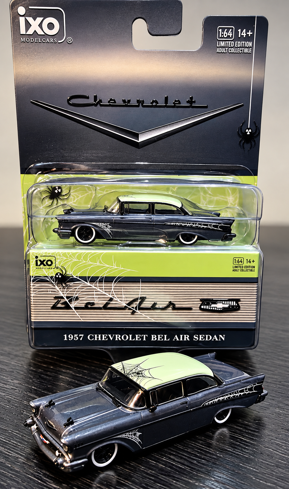 IXOAMERICA 1:64 1957 Chevrolet Bel Air - Lowrider - Halloween