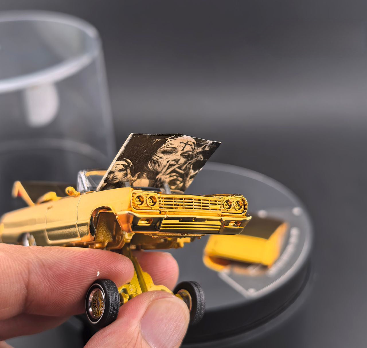 (Coming Soon) FINEWORKS64 1/64 Chevrolet Impala West Coast Bouncing Low Rider Car Chrome Gold Luxury Version with Electric Turntable