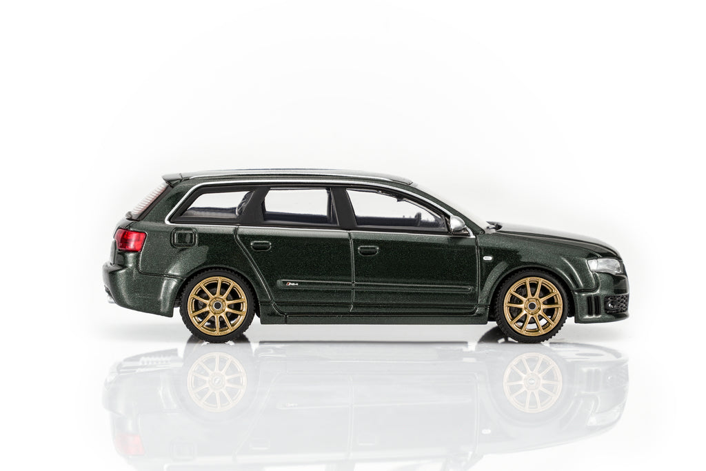 (Coming Soon) MOTORHELIX 1/64 Audi RS4 (B7) 2005 - Deep Green Pearl