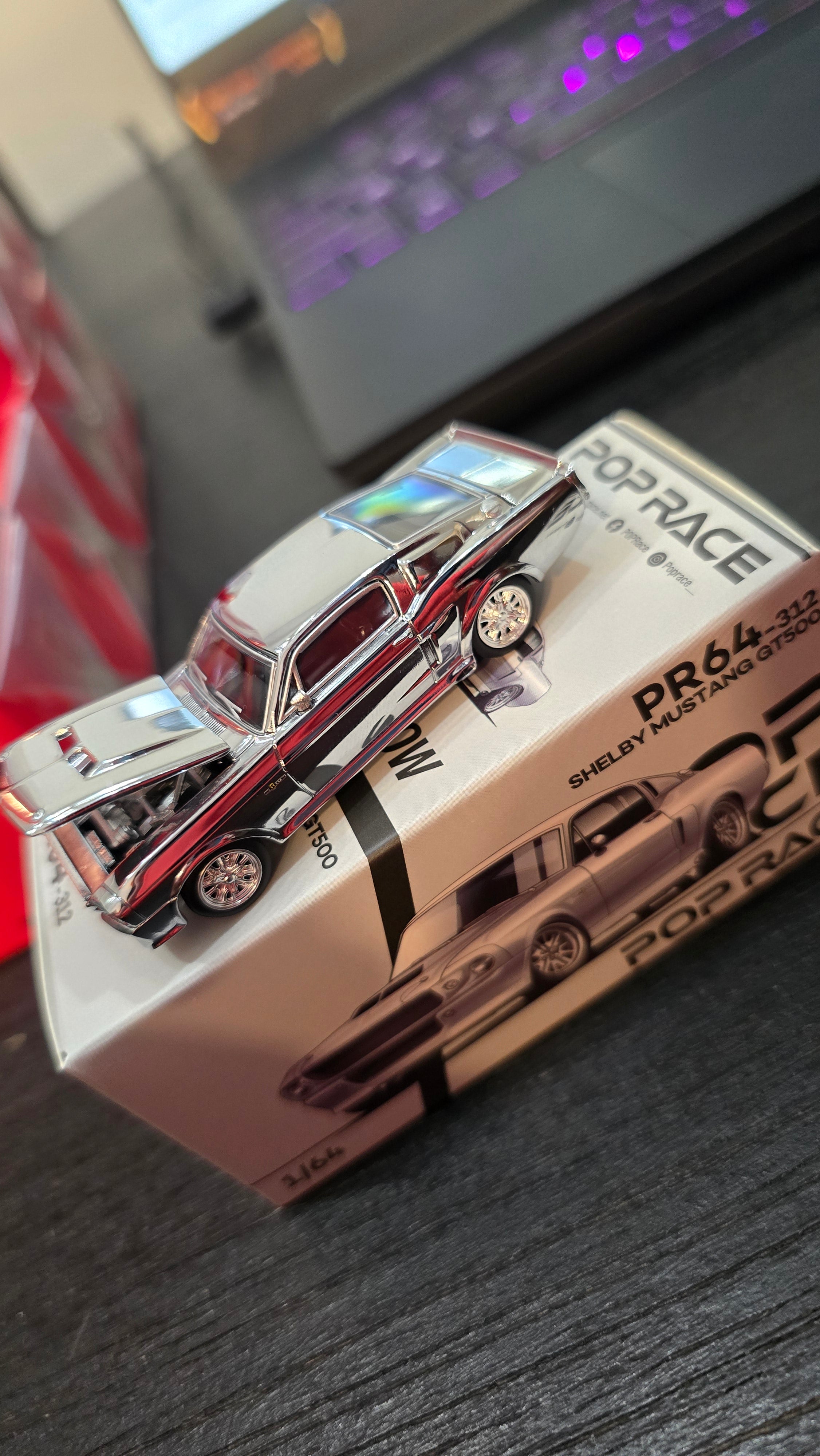 POPRACE 1/64 SHELBY MUSTANG GT500 - SILVER CHROME