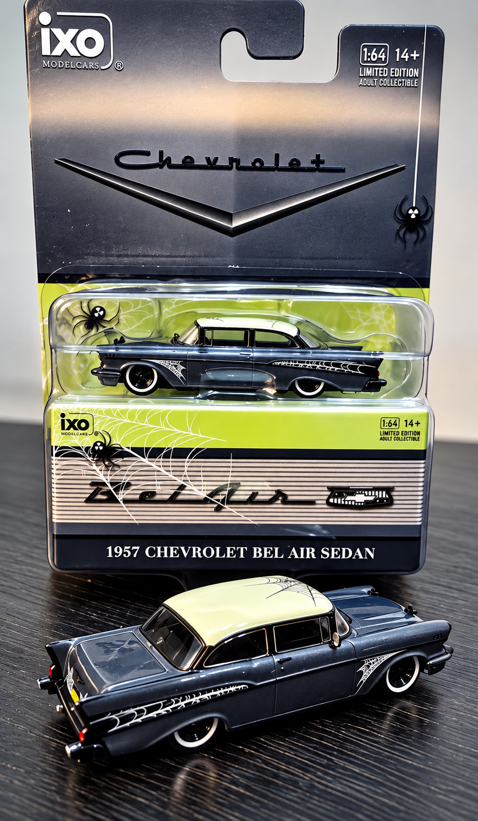 IXOAMERICA 1:64 1957 Chevrolet Bel Air - Lowrider - Halloween