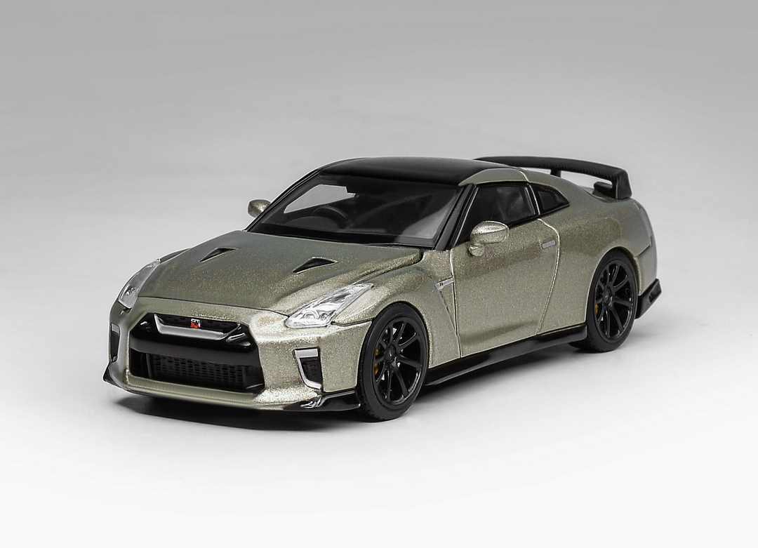 MOTORHELIX 1:64 Nissan GT-R (R35) Track Edition Engineered By Nismo T-Spec Millennium Jade
