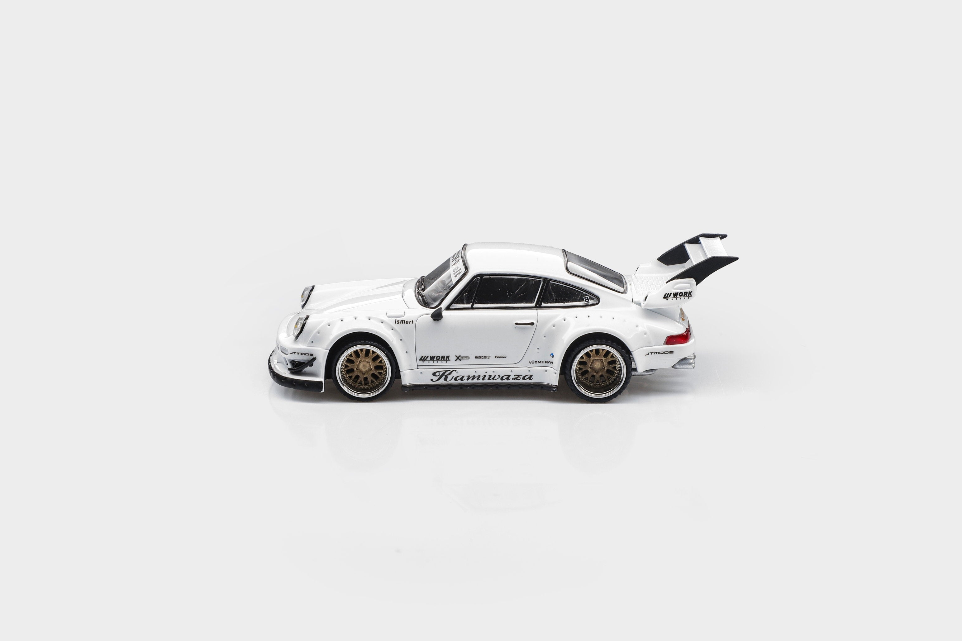 (Coming Soon) MODELMODEL 1/64 RWB 930 Kamiwaza White (Blister pack)