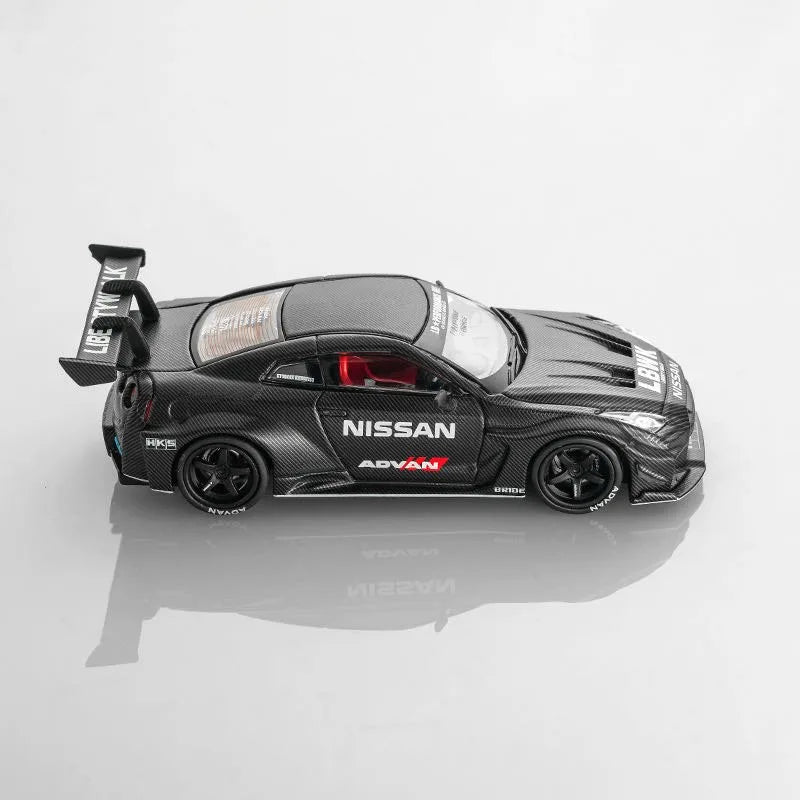 (Coming Soon) HAPPYCAR 1:64 JDM GT-R35 LBWK 35GT-RR Carbon fiber pattern – Blister pack