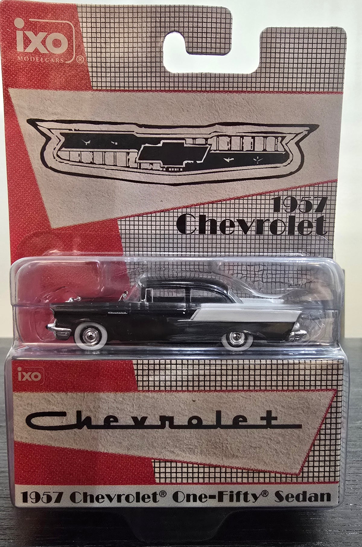 IXOAMERICA 1:64 Scale 1957 Chevrolet One-Fifty Sedan - Onyx Black and India Ivory