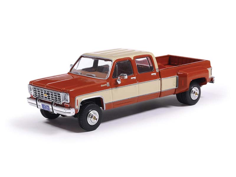(Coming Soon) IXOAMERICA 1:64 1975 Chevrolet K30 Crew Dab Dually - Grecian Bronze and Santa Fe Tan Deluxe Two-Tone