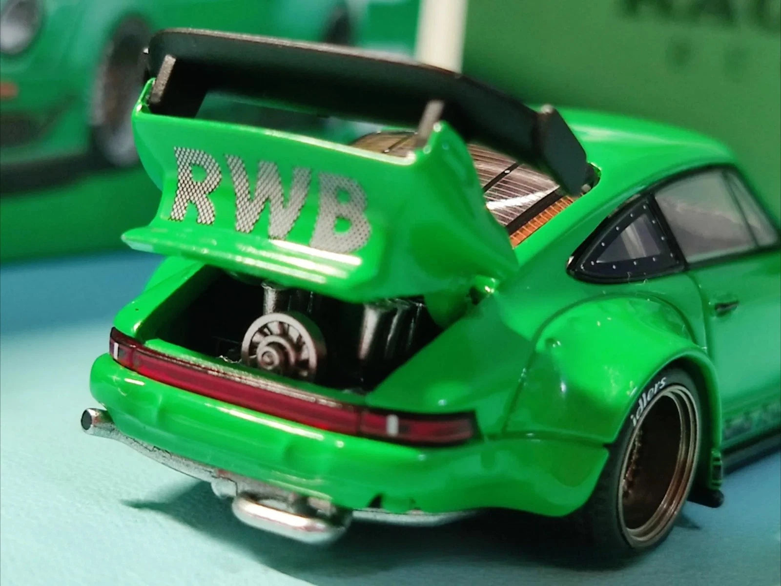 POPRACE HEC Porsche 930 RWB 2026 Green *CHROME CHASE CHANCE*