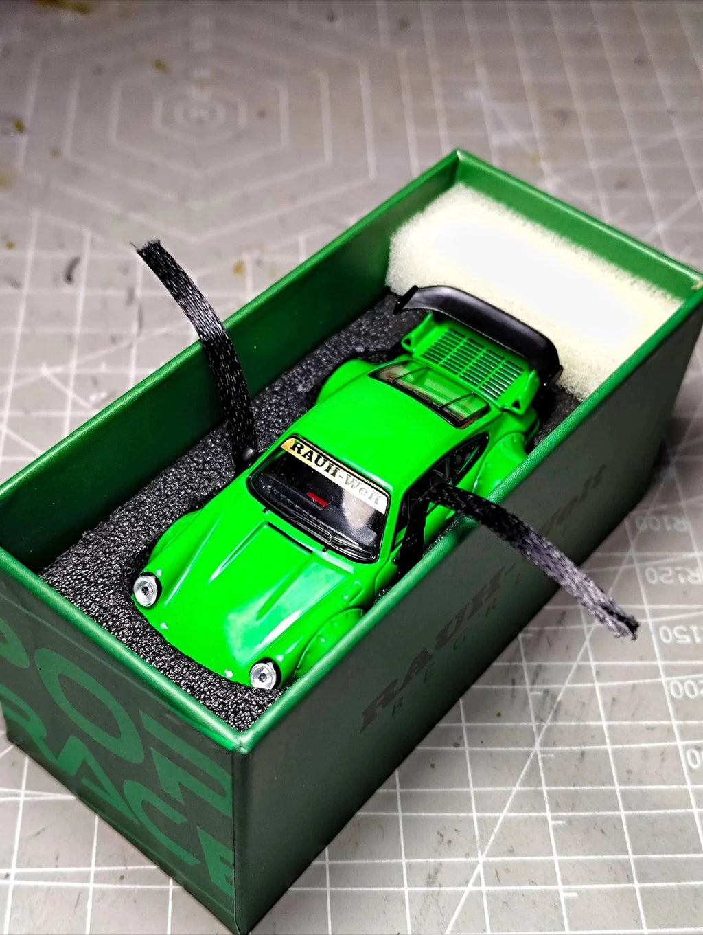 POPRACE HEC Porsche 930 RWB 2026 Green *CHROME CHASE CHANCE*