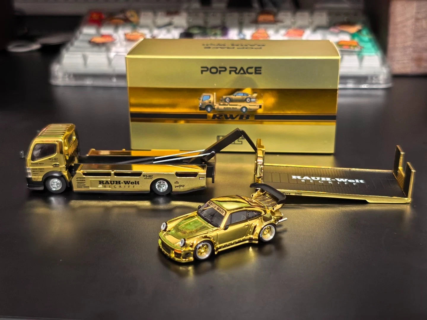 POPRACE XCARTOYS HEC Beijing 1/64 RWB 930 Gold Set Ltd 300 Truck Transporter